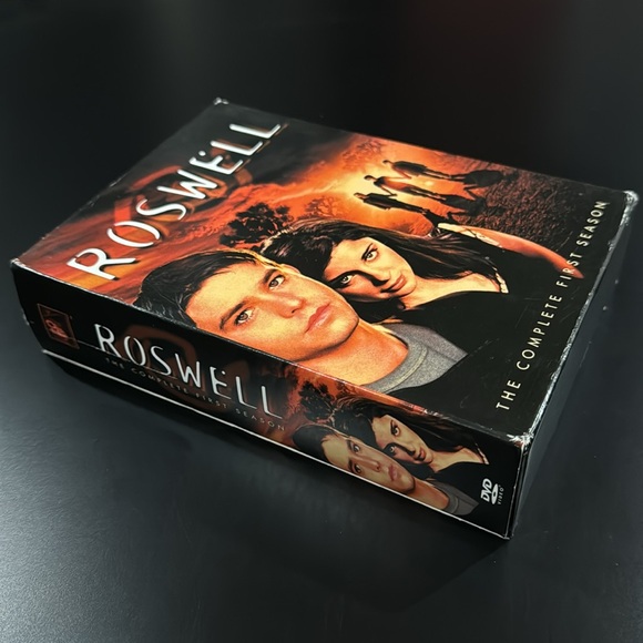 Roswell - The Complete First Season - Picture 3 of 12